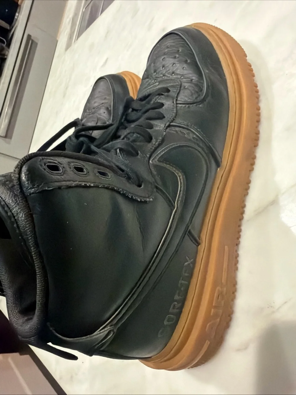 Nike Men’s Black Leather High-Top Sneakers with Gum Outsole size 12.5